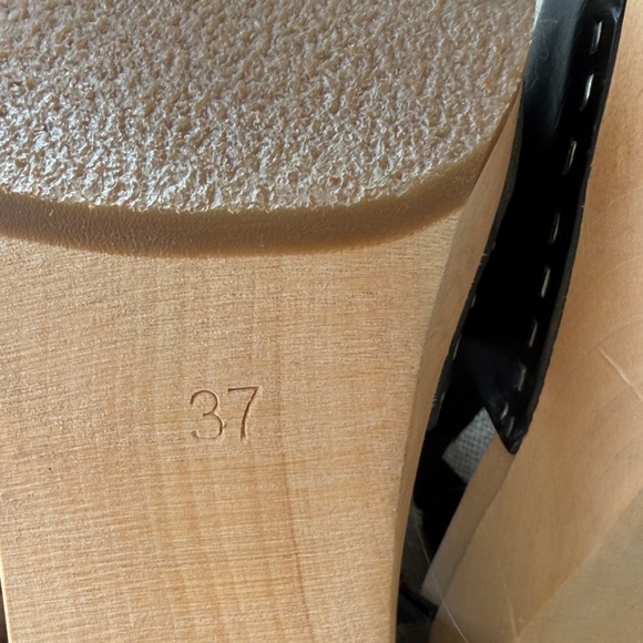 Free People Swedish Hasbeens NEW Black  T-Strap Clogs DISCLOSURE!  R37 L38 - Picture 5 of 7